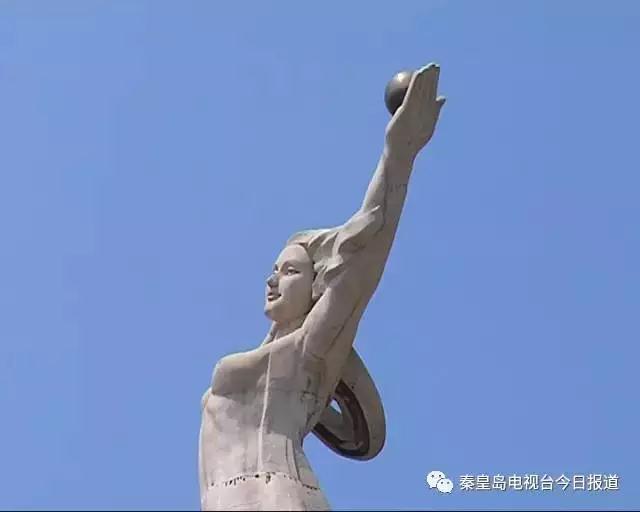 海港区部分街头景观雕塑“很受伤”