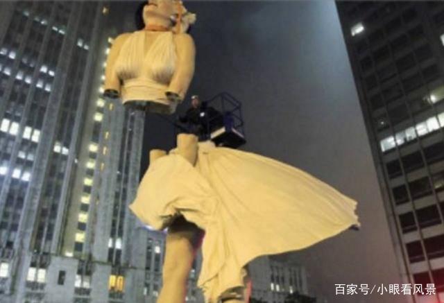 美国梦露雕塑因低俗不雅被拆，大连商场内却建一模一样的雕塑！