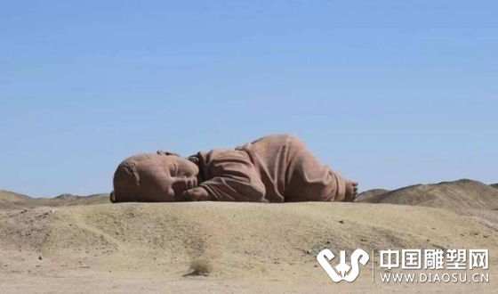 世界最“特别”雕塑，就像婴儿“入睡”一样，表达的含义让人动容