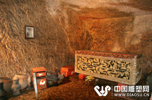 砖厂发现西汉古墓，出土4000余件文物，专家古代雕塑艺术的极品